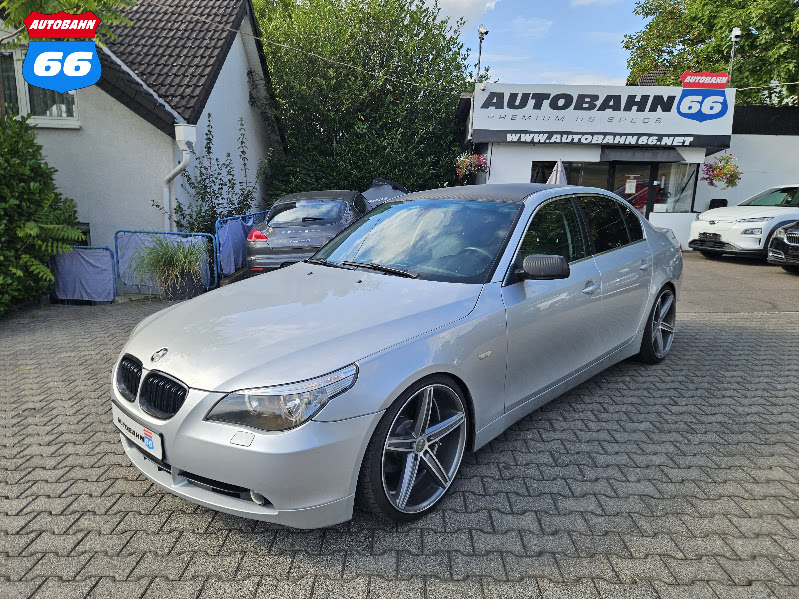 2003 BMW 530i E60 in front of Autobahn66